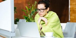 الانخفاض الشديد في درجة حرارة الجسم يُؤثر بشكل مباشر علي عمل الدماغ