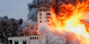 قصف غزة ينذر بإبادة جماعية.. و”الصحة العالمية” تشعر بالقلق