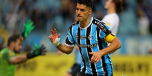 سواريز يكشف محادثات سرية مع ميسي للانتقال لميامي