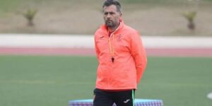 مبديا فخره بتدريب تشكيلة العميد المثالية.. بوميل يعرب عن سعادته بالهاتريك أمام اتحاد خنشلة