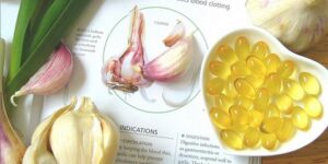 علاج الجلطات الدموية بالثوم.. حقيقة أم خرافة؟