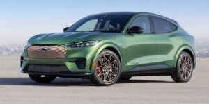 حصلت على أعلى أداءً والحزمة البرونزية.. فورد موستانج Mach-E GTأجمل سيارة في عائلتها