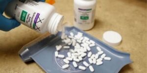 دراسة علمية تكشف.. عقار الملاريا الذي استُخدم لعلاج كورونا يزيد فرص الوفاة