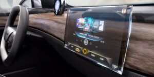 مصنوعة من كريستال شوارفسكي.. كونتينينتال تقدم شاشة شفافة للسيارات