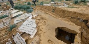 تدمير مقابر غزة وسرقة الجثث “جريمة حرب” جديدة في سجل الاحتلال