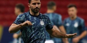 أسطورة الأرجنتين أغويرو يعود للكرة من البوابة الأوروغويانية