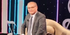 الفنان فؤاد ومان يعود لتقديم البرامج التلفزيونية عبر “عازف الليل”