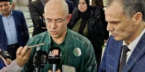 مدرب المنتخب الوطني لكرة اليد.. فاروق دهيلي: “المنتخب الحالي قادر على رفع الراية الوطنية عاليا”