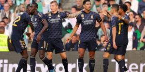 كروس يسير عكس مودريتش في ريال مدريد!