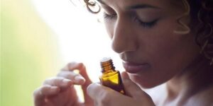 دراسة: استنشاق هذه الروائح قد يعالج الاكتئاب