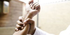  أسباب العنف عند الشباب