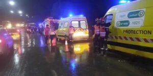 خلّف وفاة شخص وحوالي 60 مصابا.. حادث مرور مأساوي يهز الشارع الرياضي الجزائري 