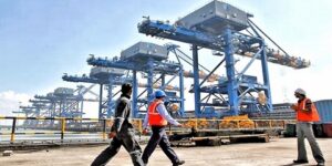 نقابة عمالية هندية ترفض تحميل سفن بأسلحة متجهة إلى “إسرائيل”