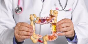 بين الدماغ والقولون العصبي… طريق سريع “ذو اتجاهين”