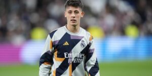 ليفركوزن يراقب أردا غولر