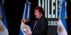 هل يحقق ميسي أمنية رئيس الأرجنتين؟