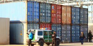 ميناء وهران: ضبط 20 حاوية محملة بسلع خطيرة ذات طابع مناف للأخلاق