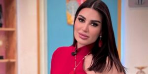 سارة نخلة: “أنزل إلى مستوى من يشتمني”