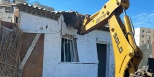 هدم بنايتين فوضويتين بمستثمرة فلاحية بالشراقة