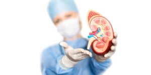 تعقيدات كثيرة يسببها المرض.. مريض الكلى في شهر الصيام