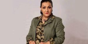 الفنانة عايدة عبابسة تنتقد الاستعانة بممثلة من الجيل الجديد لتجسيد شخصية “عجوز مسنة”