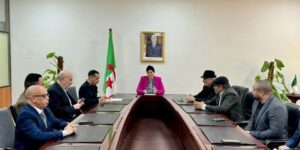 صورية مولوجي تكشف: استحداث جائزتي “رئيس الجمهورية لنوابغ الثقافة والعلوم” و”الدولة للفنون والآداب”