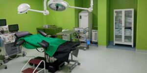 بمستشفى الهادي بن جديد الطارف..  قاعة العمليات الجراحية بمصلحة طب النساء تدخل حيز الخدمة