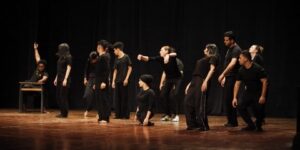 معهد برج الكيفان ينظم الأيام المسرحية الثالثة.. طلبة أقسام الفنون بثوب عربي