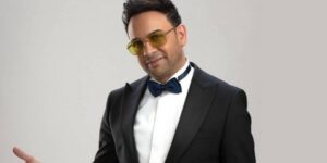 بعد تصريح شقيقه عن والدهما.. مصطفى قمر بردّ فعل غريب