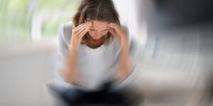 بينها الصداع ومشاكل الجلد… تعرّف على آثار التوتر