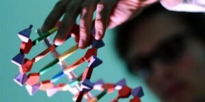 اعرف عوامل الخطر الوراثية لديك.. لكي تغير نمط حياتك