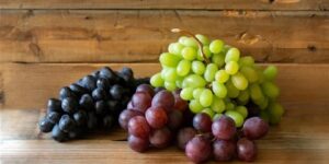لعشاق العنب- 5 أمراض قد تمنعك من تناوله