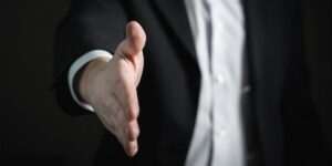 العفوُ … شِعارُ الصالحين الأتقياء