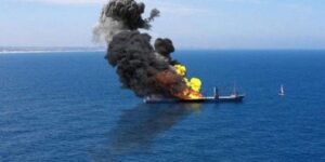 القوات اليمنية تستهدف سفينة “إسرائيلية” بالبحر العربي بصاروخ باليستي جديد