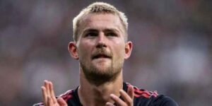 دي ليخت على رادار مانشستر يونايتد