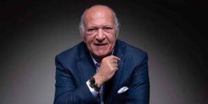 عمر خيرت: نجوم حققوا مكانة مهمة لكن سقطوا بسبب “قلة أخلاقهم”