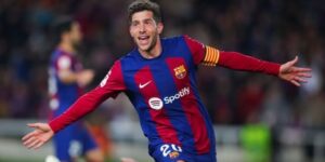 سيرجي روبيرتو مُنزعج من تأجيل حسم مستقبله