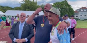 إحياء للذكرى 62 لعيدي الاستقلال والشباب.. السفارة الجزائرية ببرلين تنظم دورة كروية