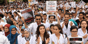 طلبة الطب والصيدلة ينددون بالتماطل والتضييق ويعلنون عن وقفات ومسيرات.. أسبوع غضب في المغرب