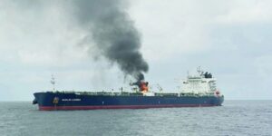 القوات اليمنية تستهدف 3 سفن في البحر العربي وخليج عدن وتحقق فيها إصابات دقيقة