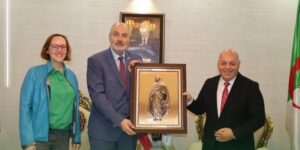 العلاقات الجزائرية التشيكية: تنشيط التعاون وتعزيز الصداقة بين البلدين
