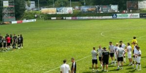 شباب ليفربول الإنجليزي ينسحب من لقاء إينتراخت فرانكفورت