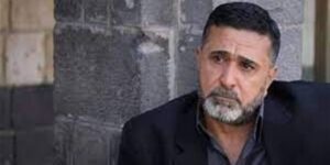 بسام دكاك يبيع الفطائر والمعجنات والشاي والقهوة في الشارع