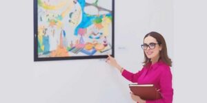 إشراق نعيمة تتحدث لـ “الموعد اليومي”: الفنان التشكيلي يتأثر بمختلف القضايا من حوله ويعبر عنها عن طريق رسوماته.. مشاركاتي في المعارض الوطنية والدولية مشرّفة جدا