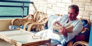 ابنة أسامة أنور عكاشة: هذه قصة خلاف أبي مع عادل إمام