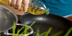 كيفية اعتماد اختيار زيوت الطبخ الأكثر صحية