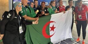 في حفل افتتاح الألعاب البارالمبية بباريس.. صفية جلال ومحمد برحال يحملون العلم الجزائري