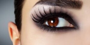 نصائح جمالية.. تقنيات وخدع جمالية للحصول على عيون جذابة