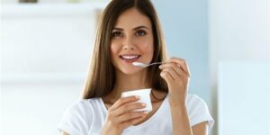 فوائد تجعلك تتناوله يوميا.. “الياوورت” يخفض الوزن ويعزز الهضم