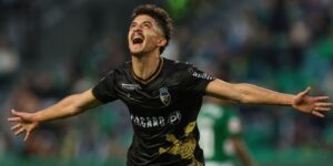 هال سيتي يتعاقد مع الموهبة الجزائرية بلومي